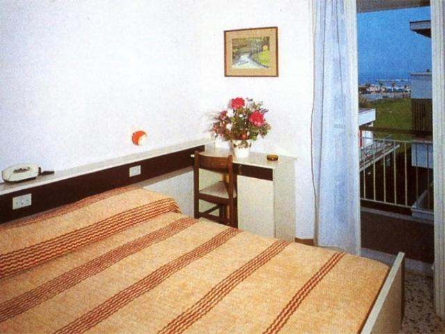 Hotel Gladiola Римини Экстерьер фото